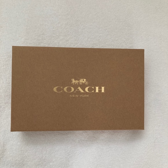 Coach Boxed Corner Zip Wristlet (with 2 Detachable Charms) - Picture 3 of 4